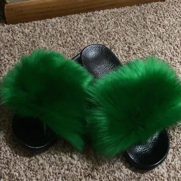 Slippers - Picture 2 of 15